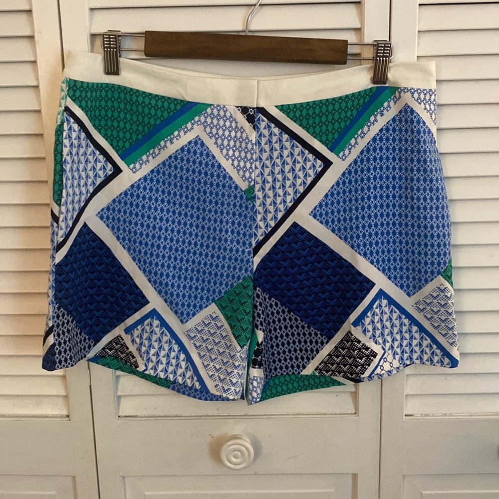 Tommy Hilfiger Size 8 Blue/Green Pattern Shorts